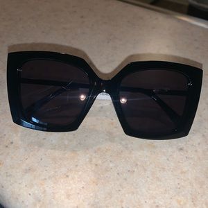 **SOLD** Women Sunglasses